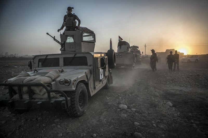 Бойци на кюрските милиции пешмерга на подстъпите към Мосул