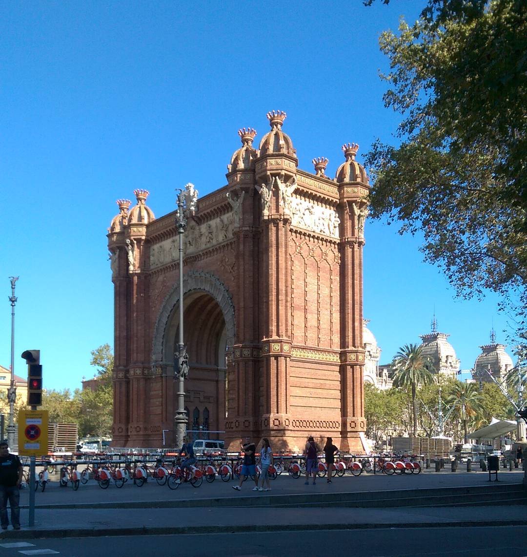 Триумфалната арка в Барселона