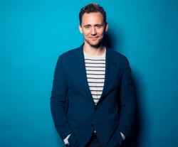 Том Хидълстън озвучава анимация