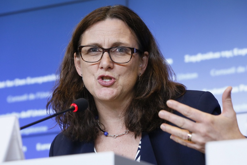 Европейският комисар по търговията Сесилия Малмстрьом по време на преговорите с Канада