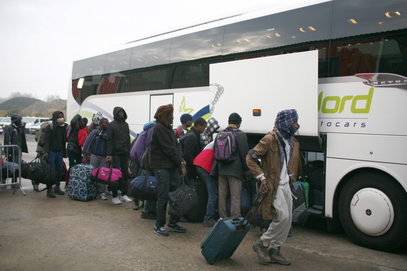 Френски села не искат да приемат мигранти от лагера в Кале