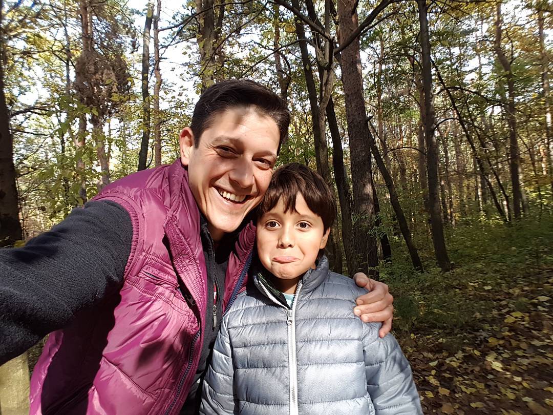 Богомил Грозев със сина си