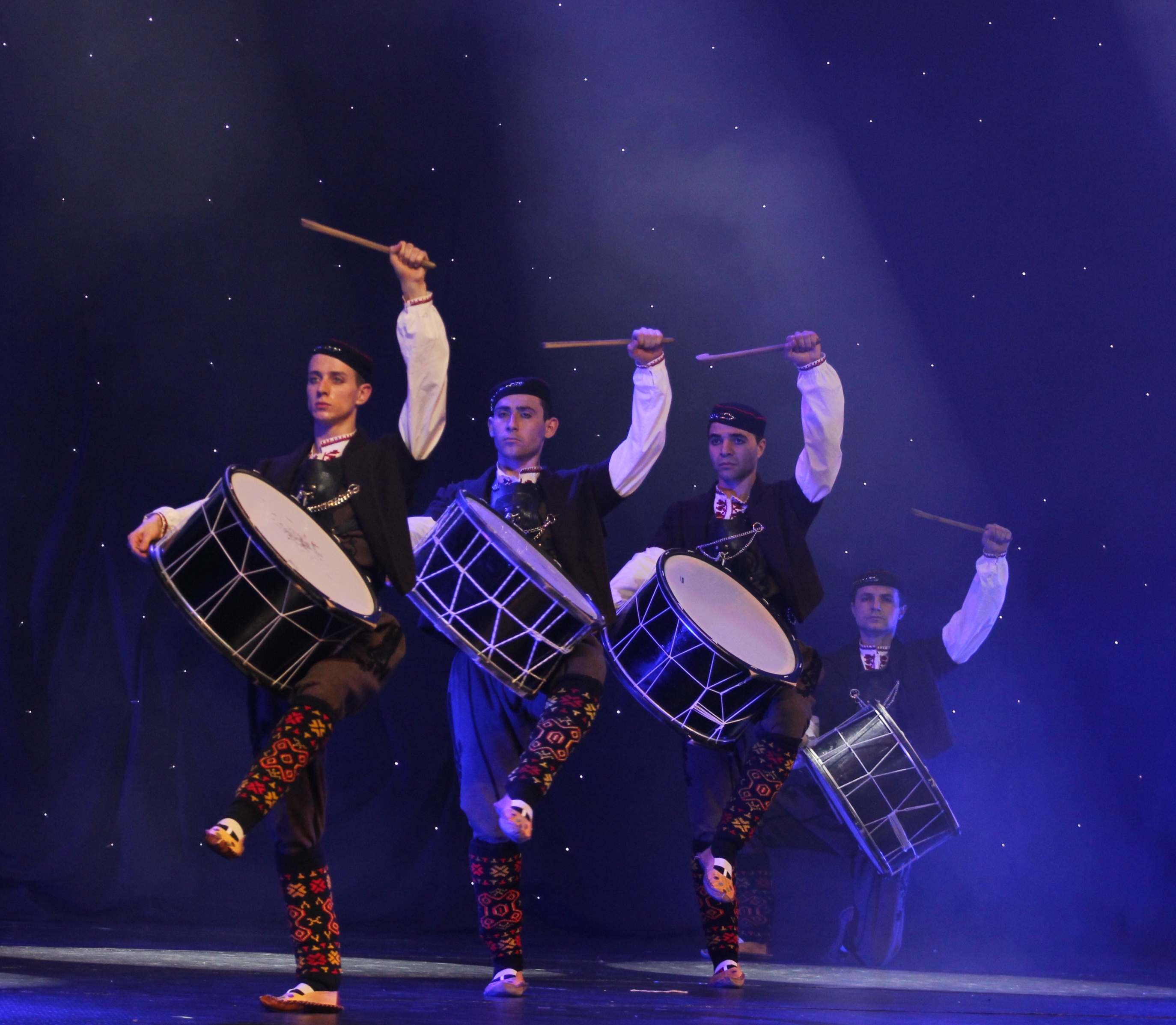 Танцьори от Ансамбъл ”Чинари”