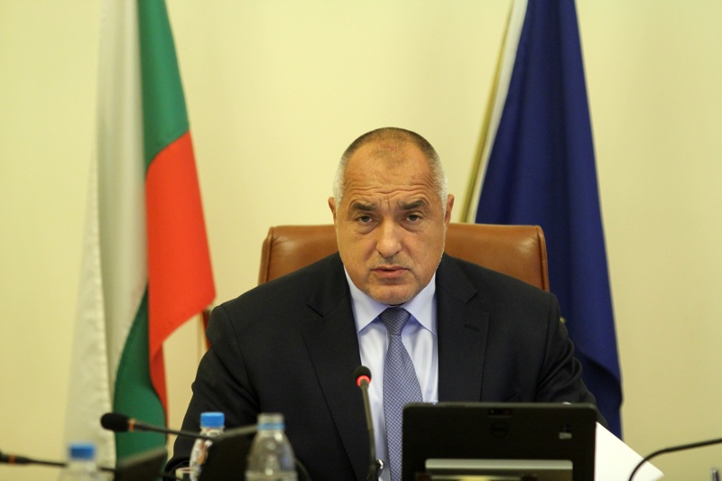 Борисов отложи визитата в Унгария заради бежанския бунт