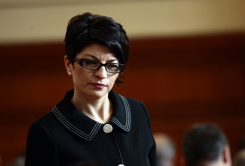 Десислава Атанасова определи като демагогия предизборната риторика и действия на БСП и лично на К.Нинова