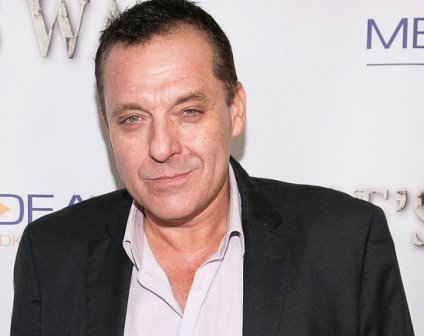 Каскадьор съди Том Сайзмор, шофирал пиян на снимки