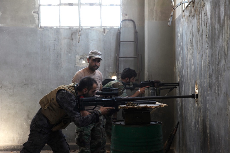 Бунтовниците са изтласкани от 14 квартала в източен Алепо