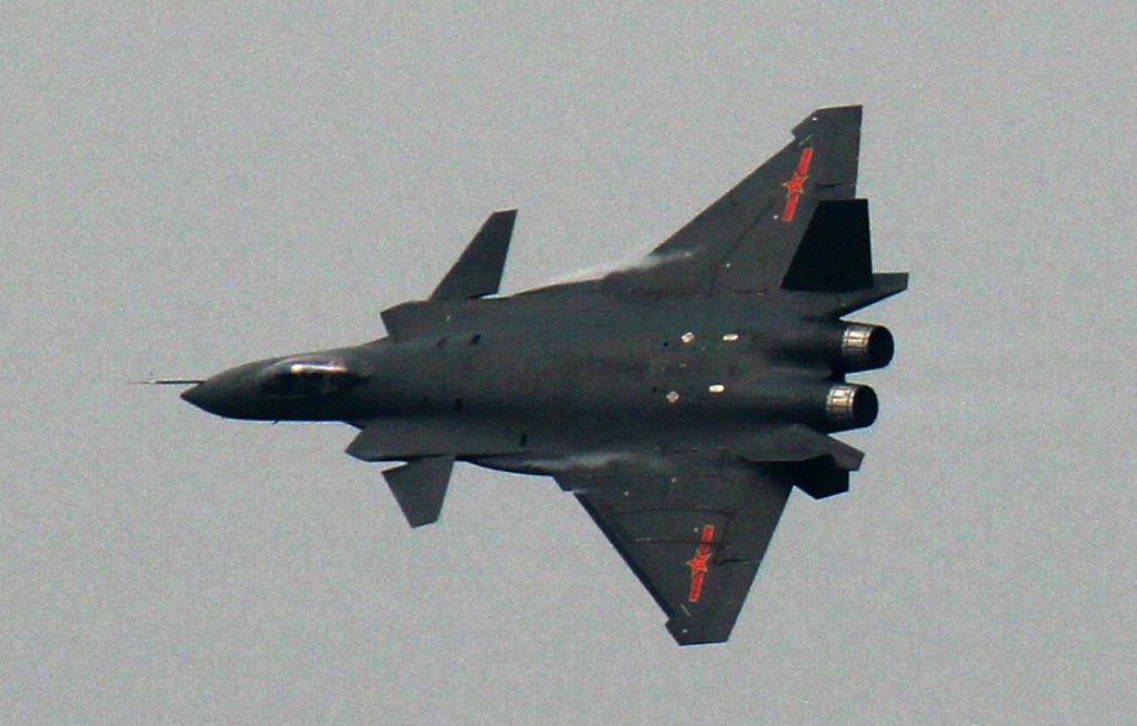 Китайският стелт самолет J-20