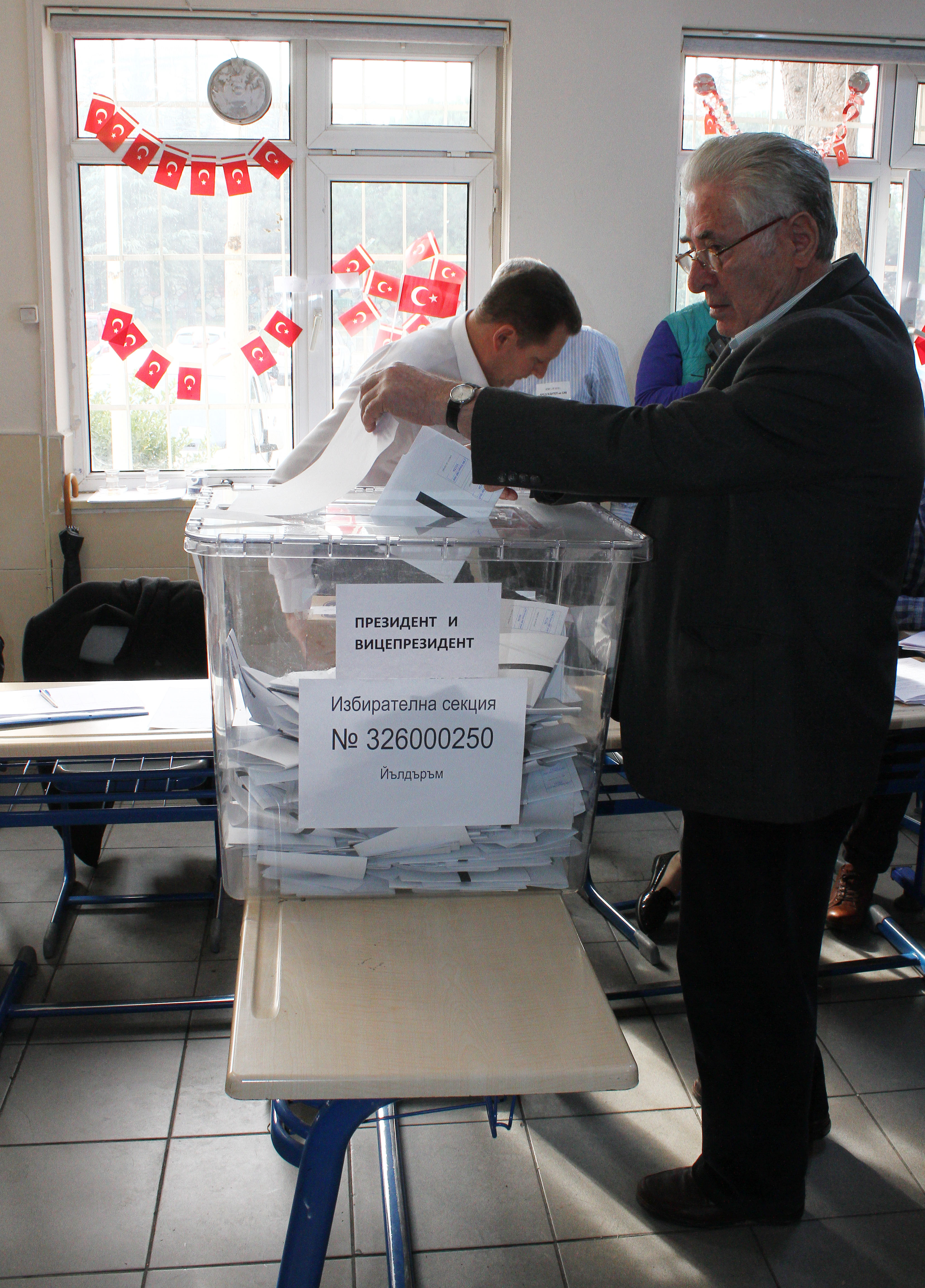Избирателна секция в турския грда Бурса