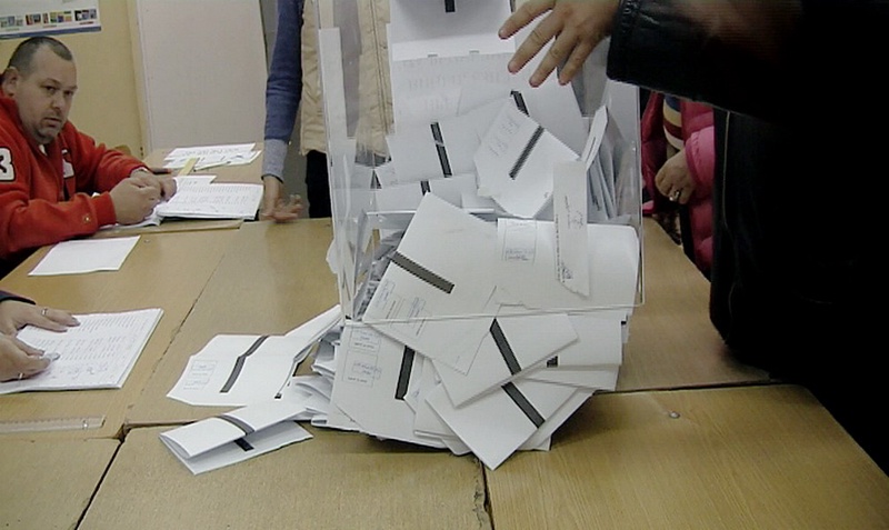 Преброиха 95% от гласовете: Радев има 25.70%, Цачева 22.00%