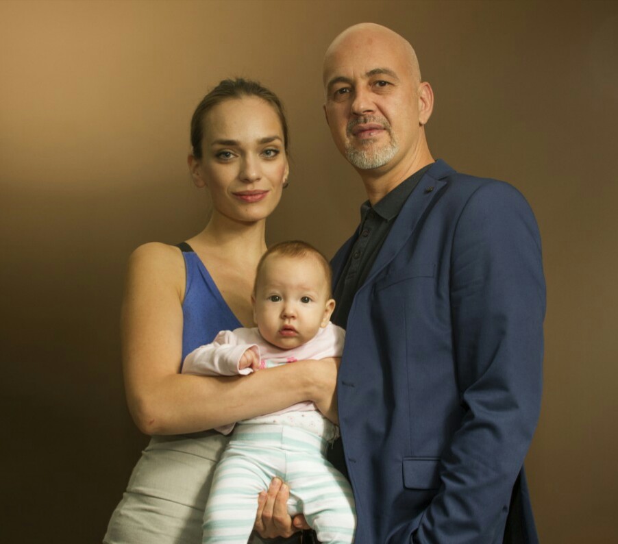 Ирена Милянкова и Никола Чолаков с дъщеря си Виктория