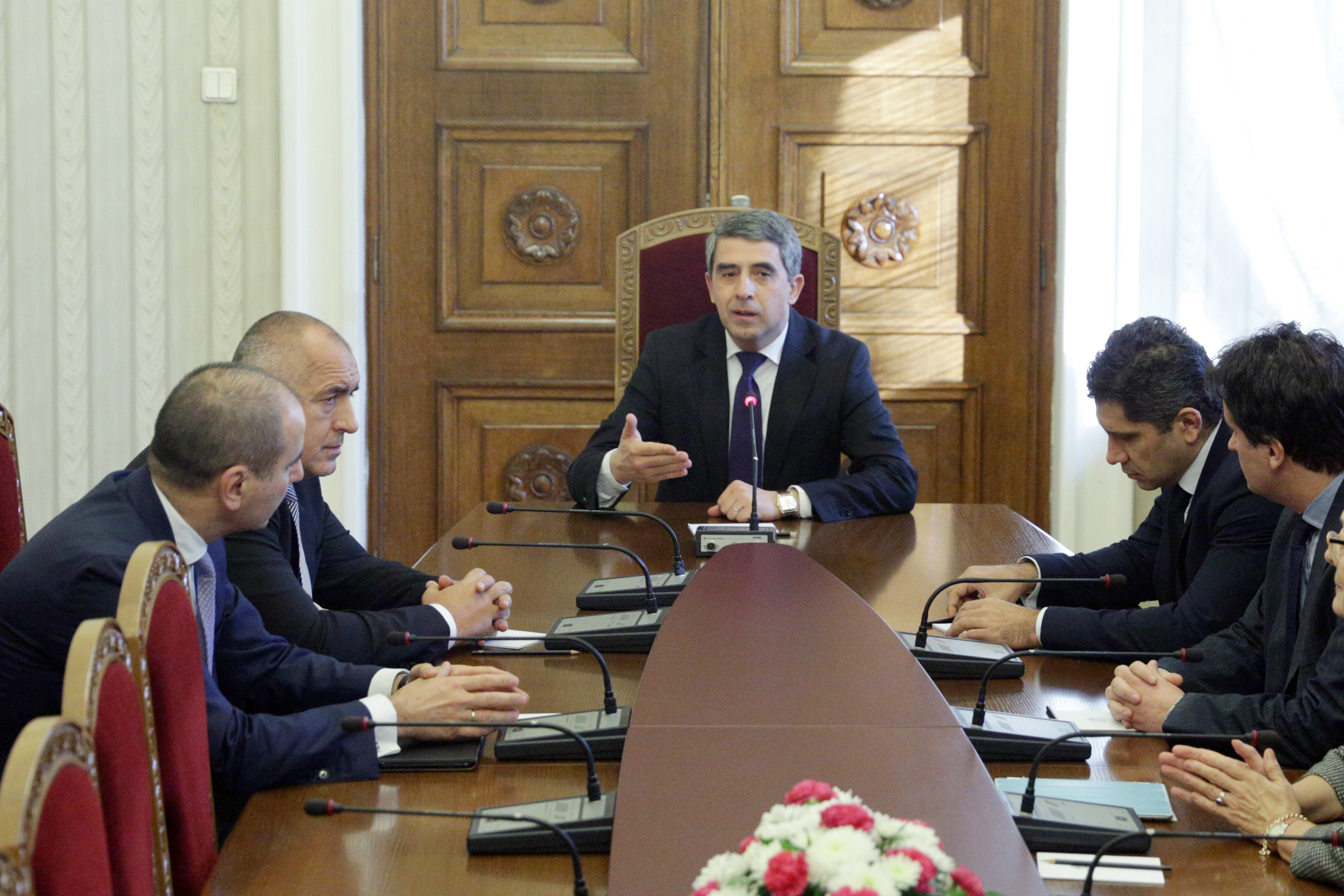 Президентът Росен Плевнелиев започна консултациите с ГЕРБ