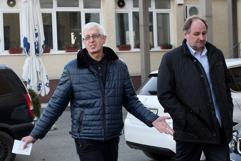 Адвокатът на Овчаров - Васил Василев, заяви, че ако делото влезе в съда сега, очаква бърза оправдателна присъда