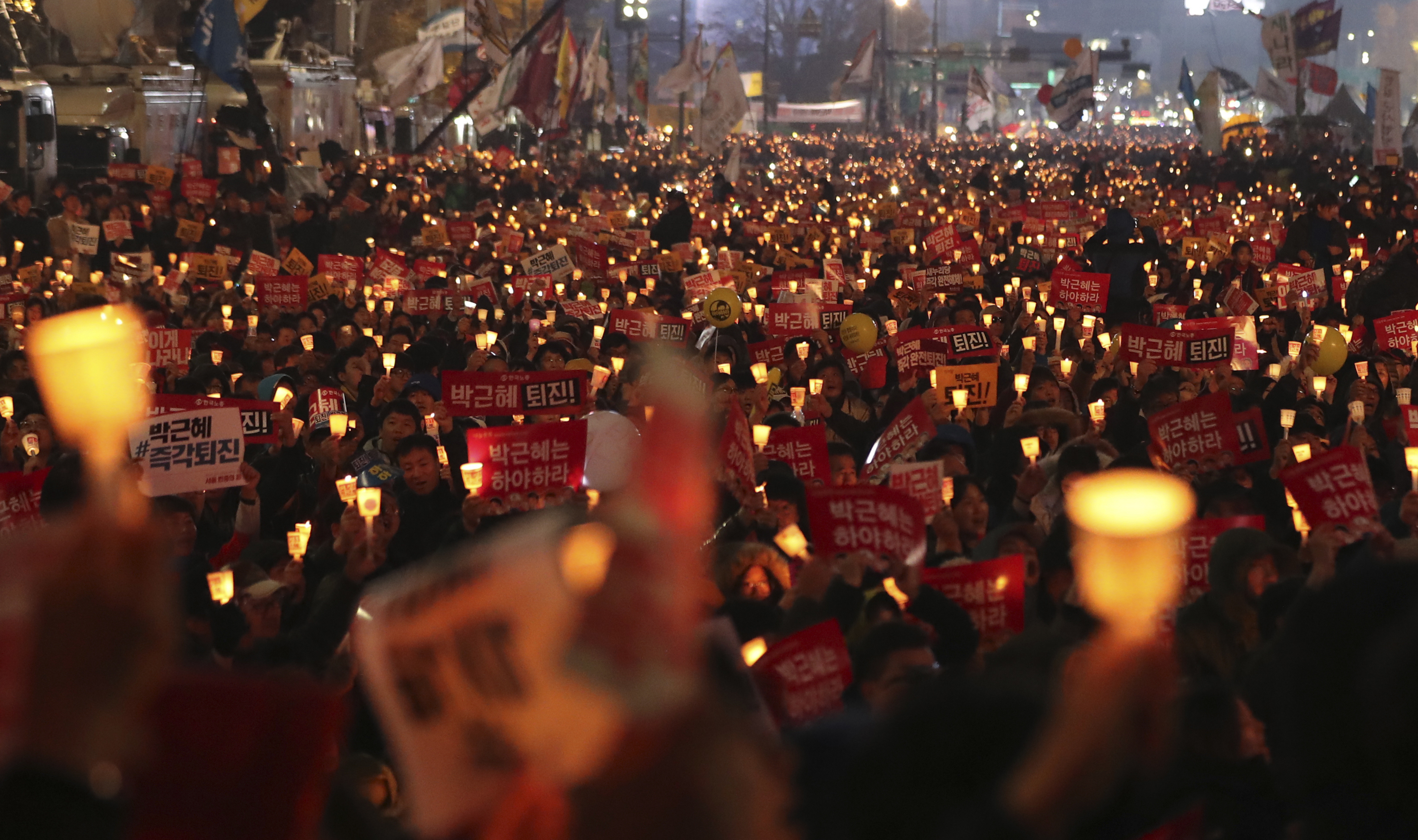Южнокорейци протестират с искане за край на управлението на президента
