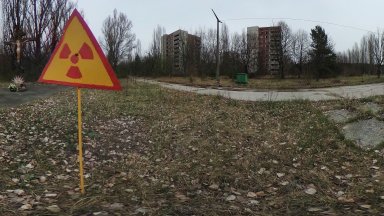 50 души живеят в изоставения и затворен Чернобил