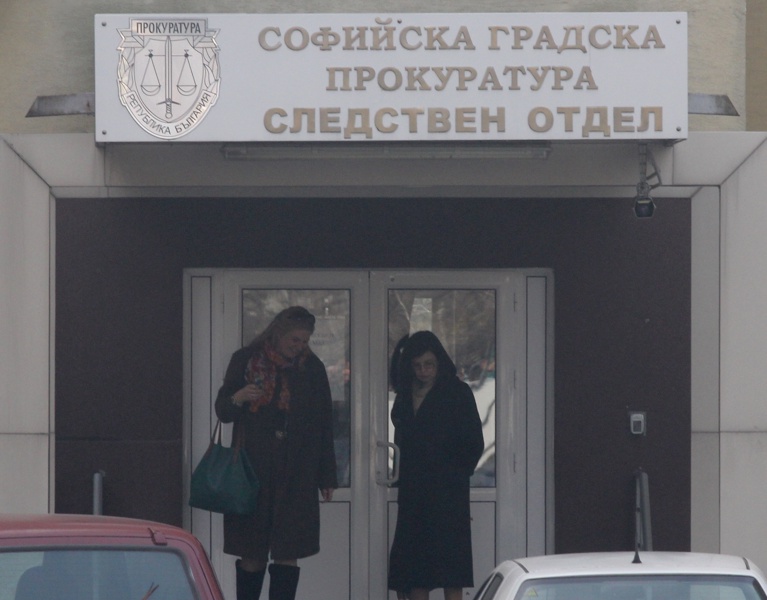 Меглена Кунева бе разпитана, но подмина медиите