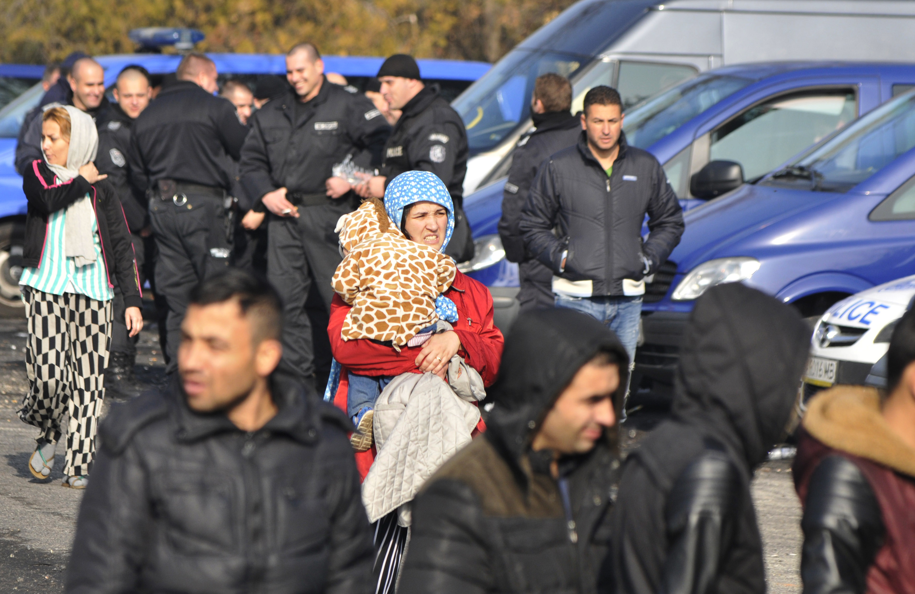 МС отмени наредбата за интегриране на бежанците