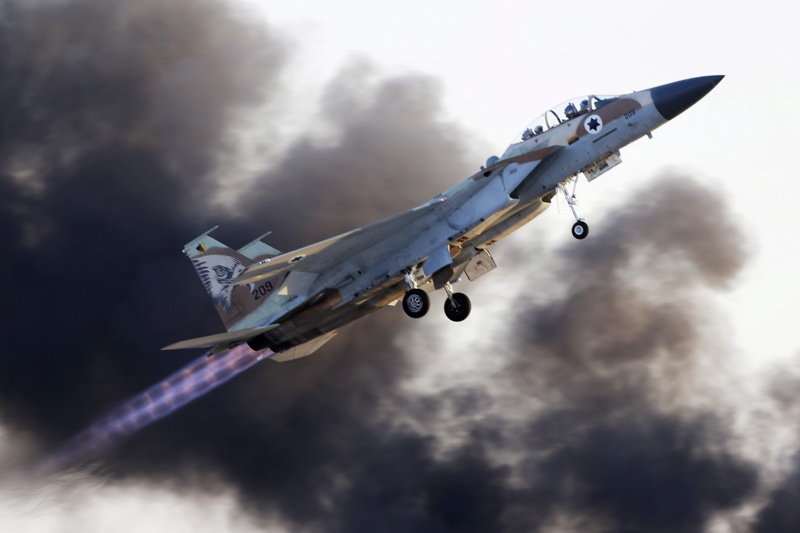 Израел бомбардира джихадистка база на Голанските възвишения