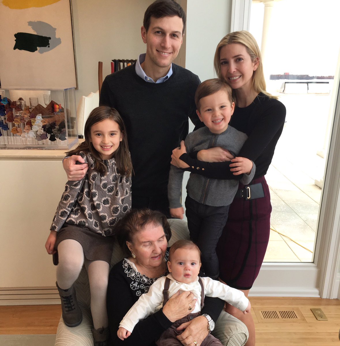 Иванка Тръмп със семейството си
