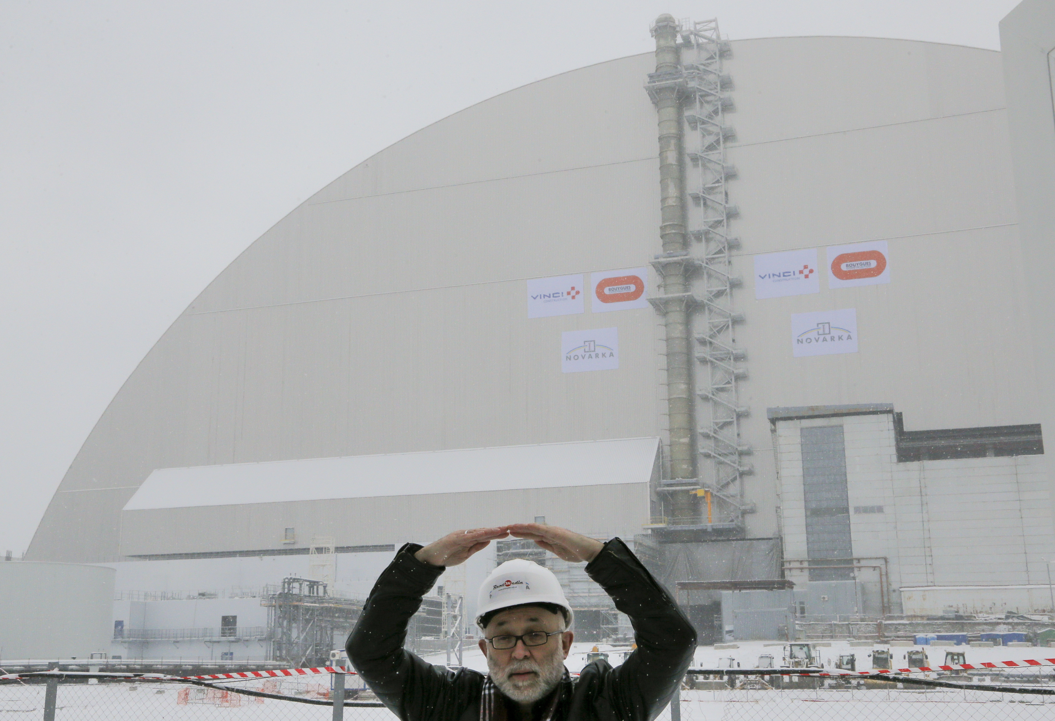 Уникален саркофаг покри разрушения реактор на АЕЦ Чернобил