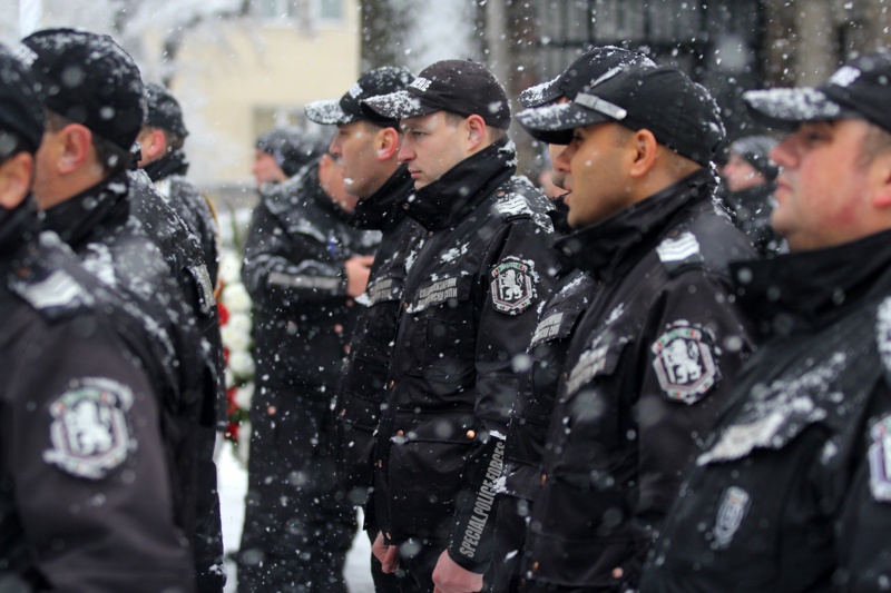 Столичните полицаи може да откажат да пазят по Коледа