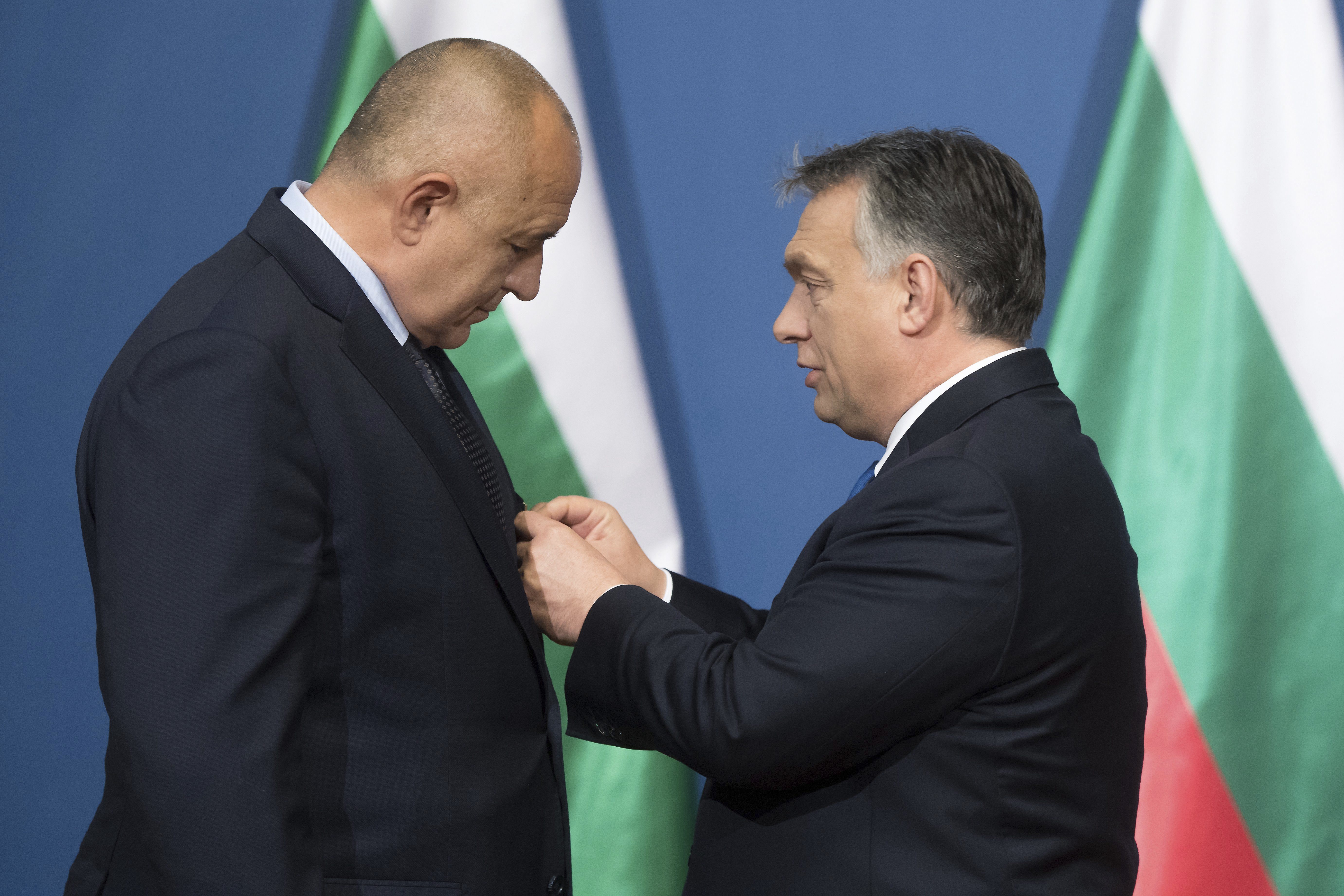 Виктор Орбан награди Бойко Борисов с орден ”Голям кръст за граждански заслуги”