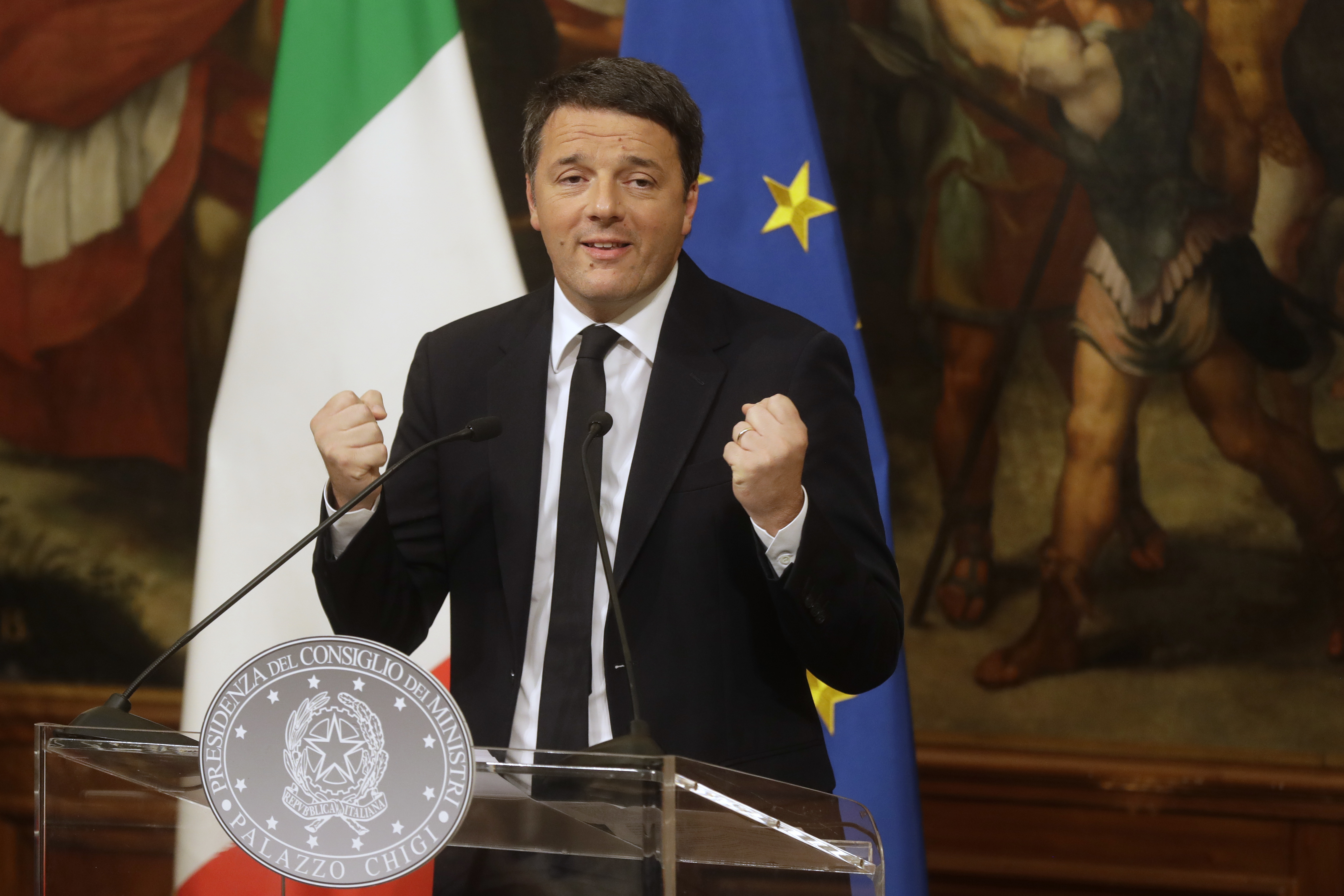 Президентът на Италия помоли Ренци да отложи оставката