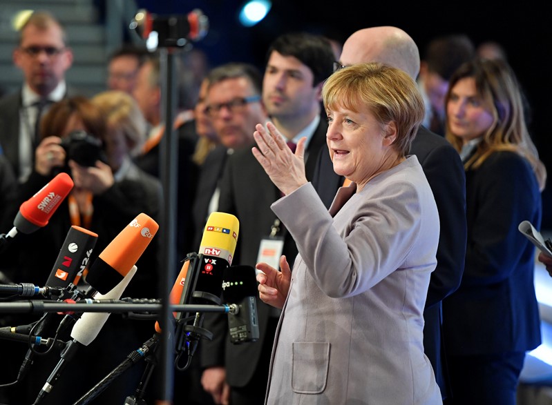 ХДС на Меркел ще затегне политиката си към мигрантите