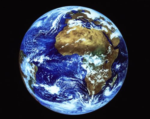 Денят на Земята нараства с около около 1,8 милисекунди на век