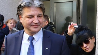 Използването спрямо когото и да било на специални разузнавателни средства е