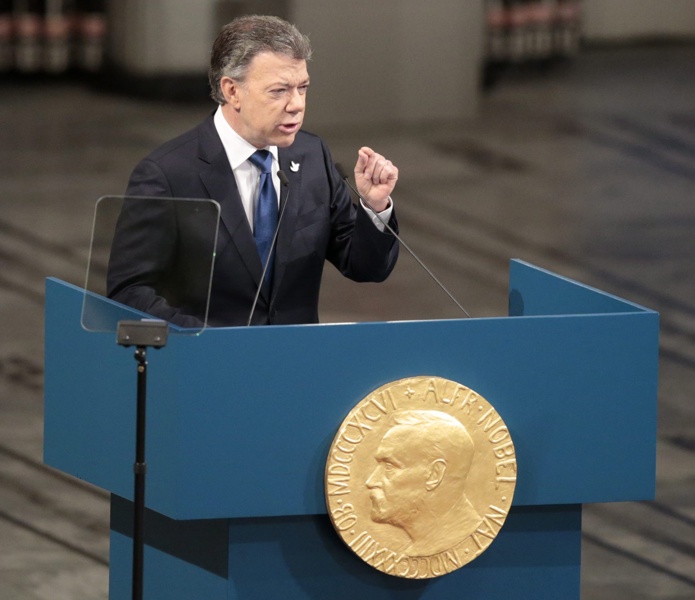 Колумбийският президент Хуан Мануел Сантос произнася реч при връчването на Нобеловата награда за мир