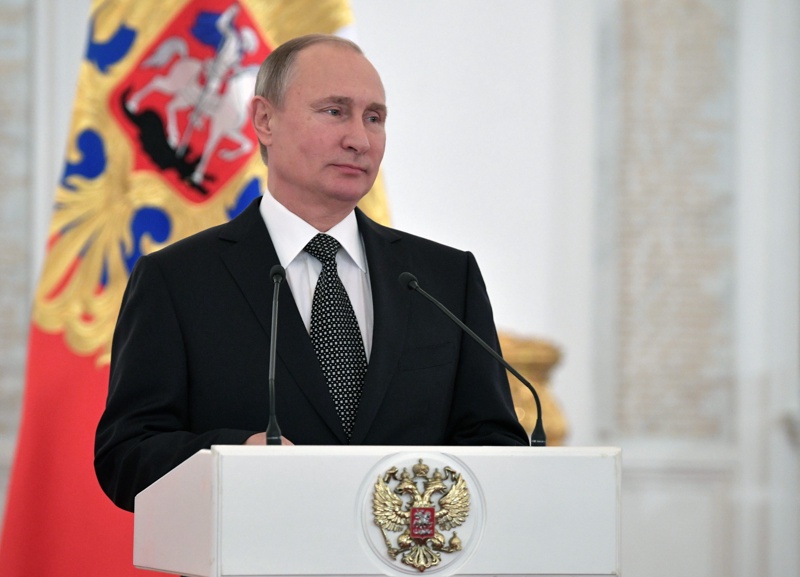 Далеч не всичко е в полза на Владимир Путин, но той се върна на световната сцена