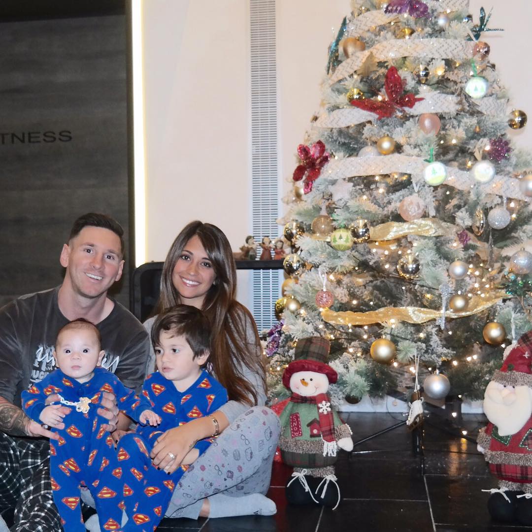 Лео Меси и Антонела Рокусо с децата им
