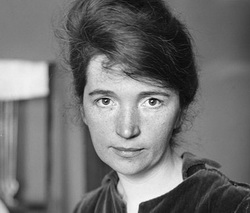 Дженифър Лорънс с филм за пионер в семейното планиране