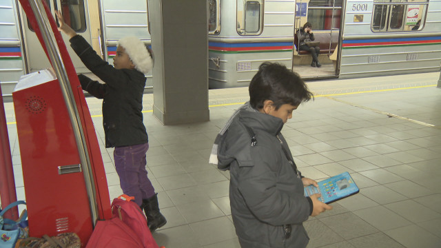 Скинари заплашваха ромско дете в метрото: Да върнем Аушвиц!