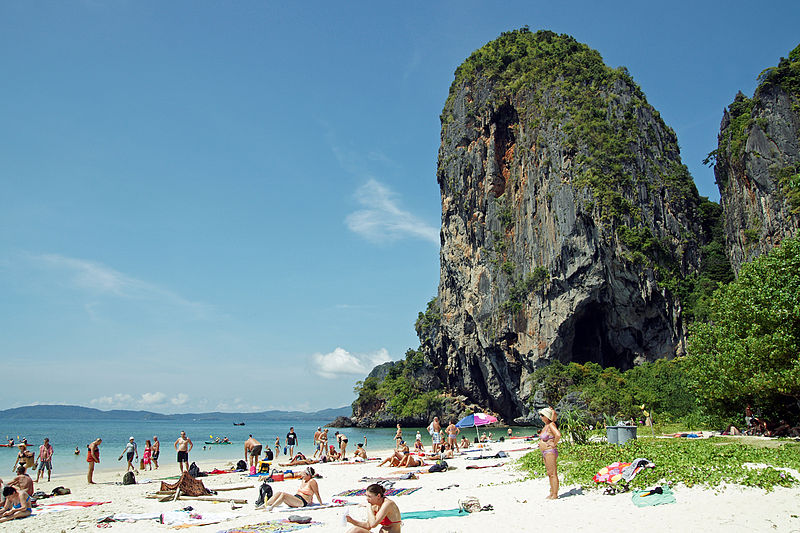 Тайланд въвежда туристическа застраховка за чужденци