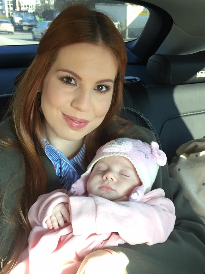 Виолета Сиракова с дъщеря си Илиана