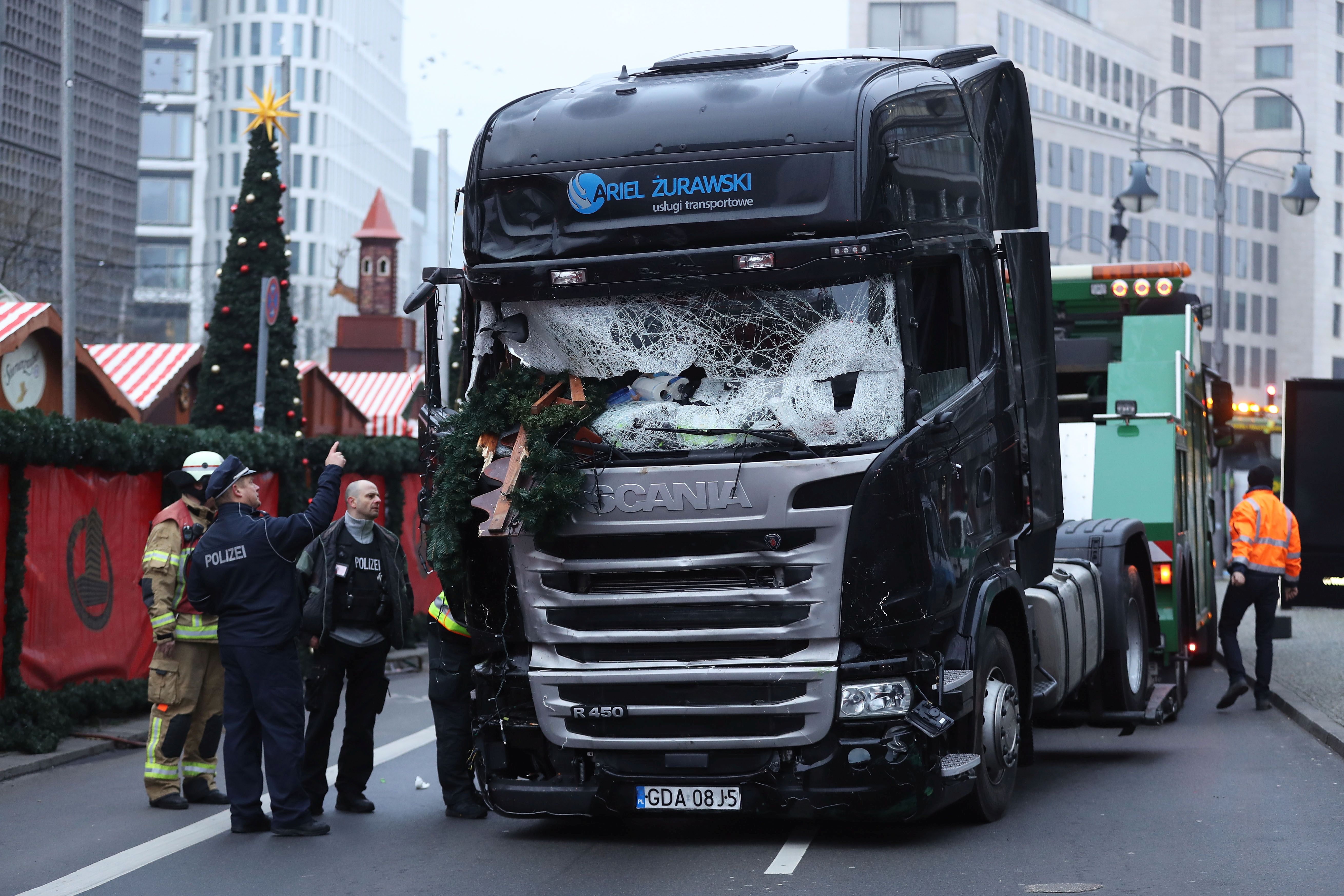 При атентата с камион в Берлин малко преди Коледа на 2016 г. загинаха 12 души