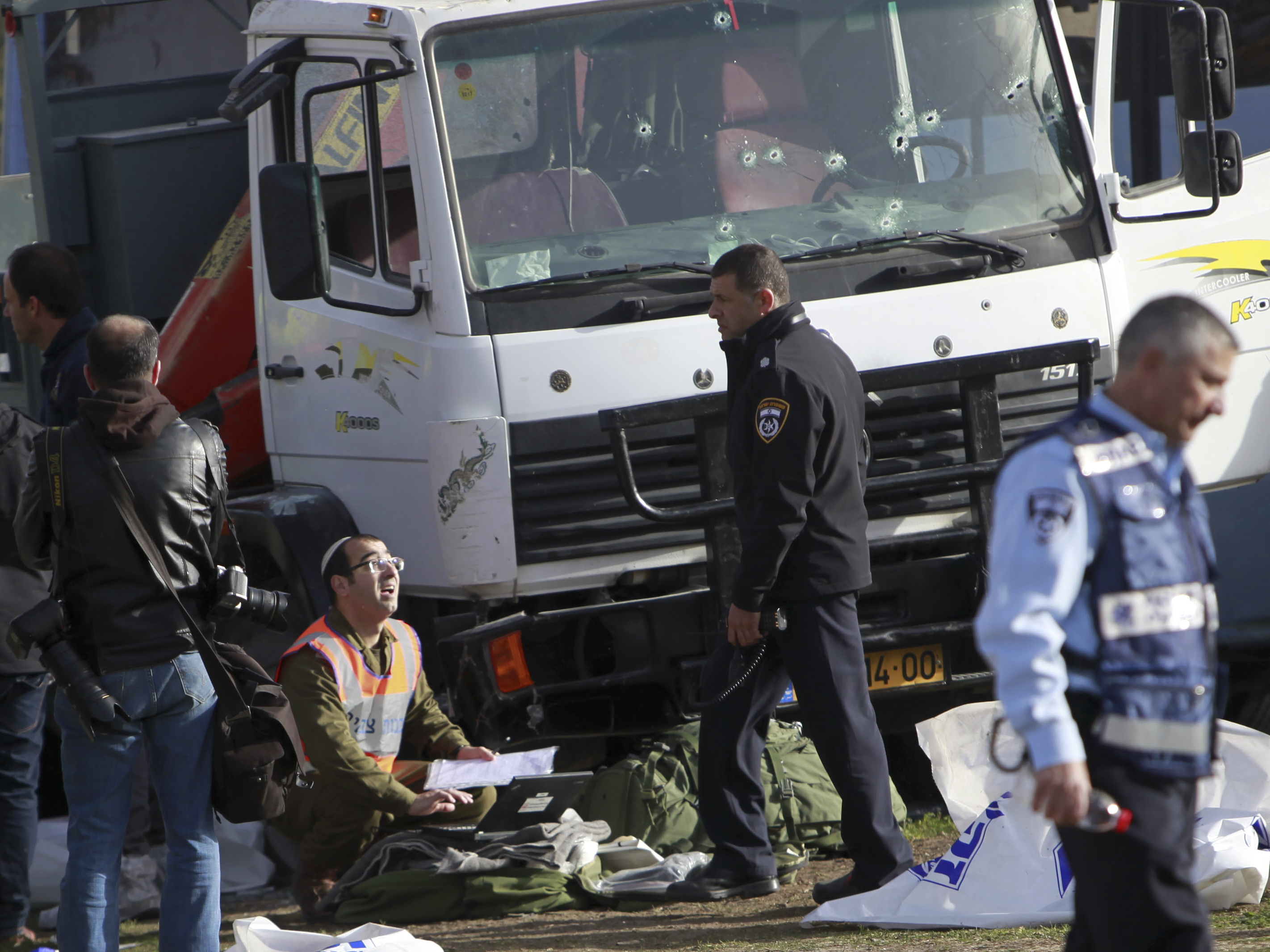 Камион - убиец се вряза в група израелски войници в Ерусалим