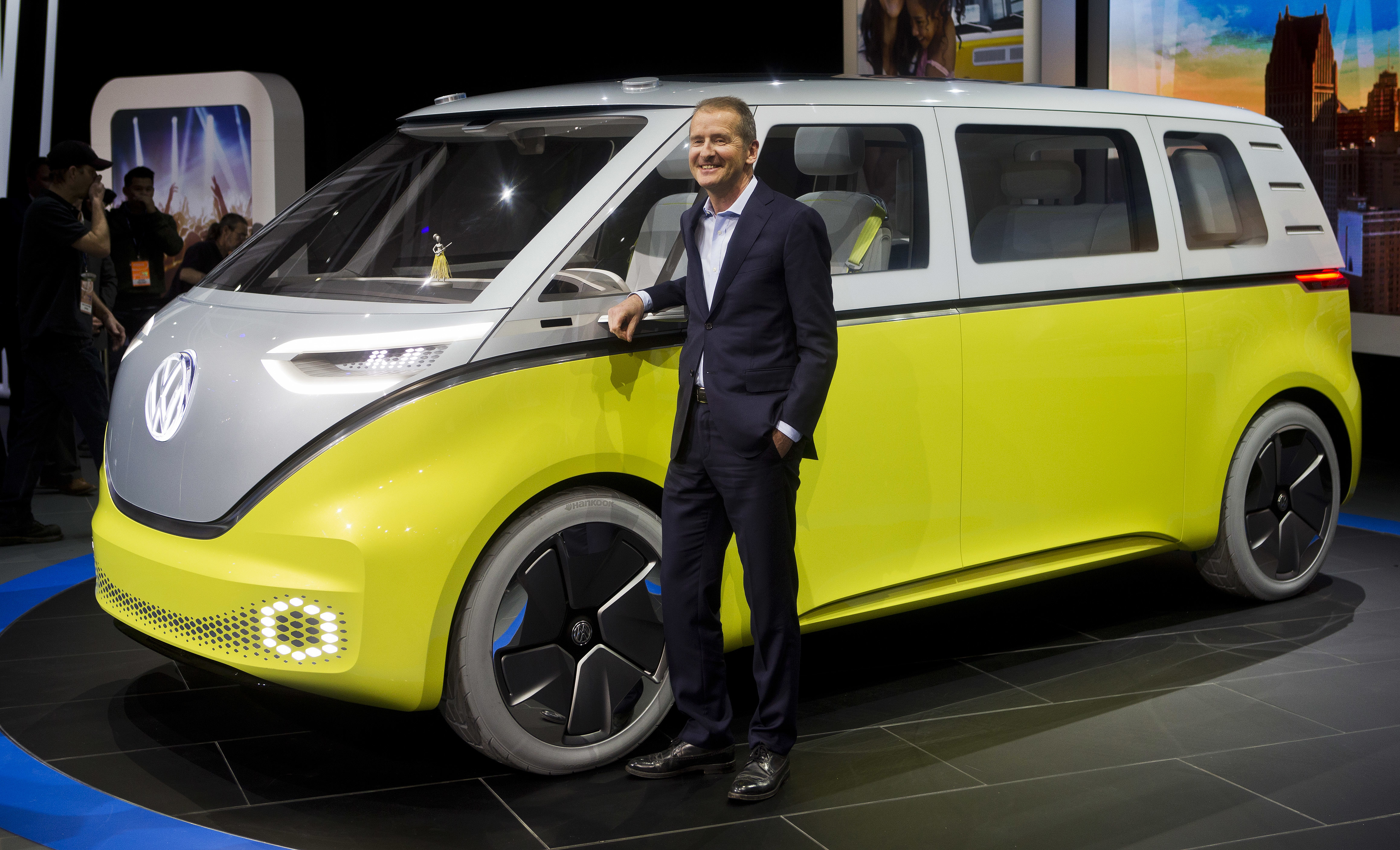 VW пуска пуска електрически ”хипи ван”