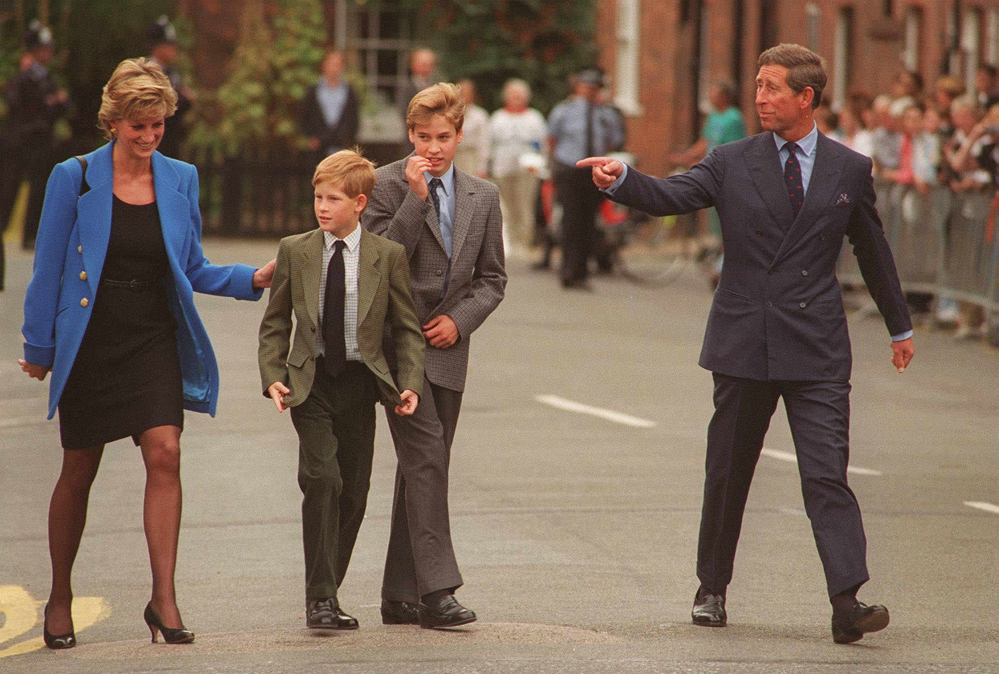 Принцеса Даяна и принц Чарлз с децата им принц Хари и принц Уилям