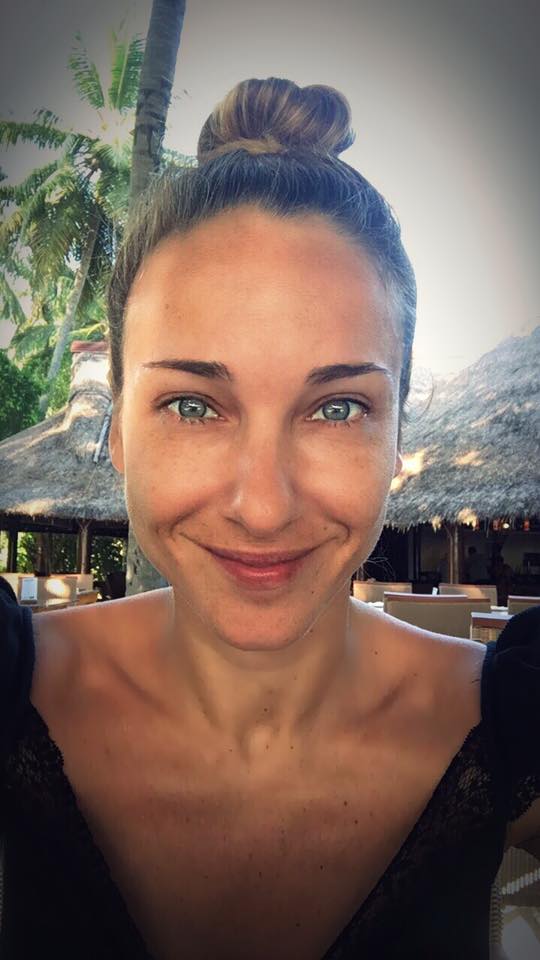 Алекс Раева се показа без грим