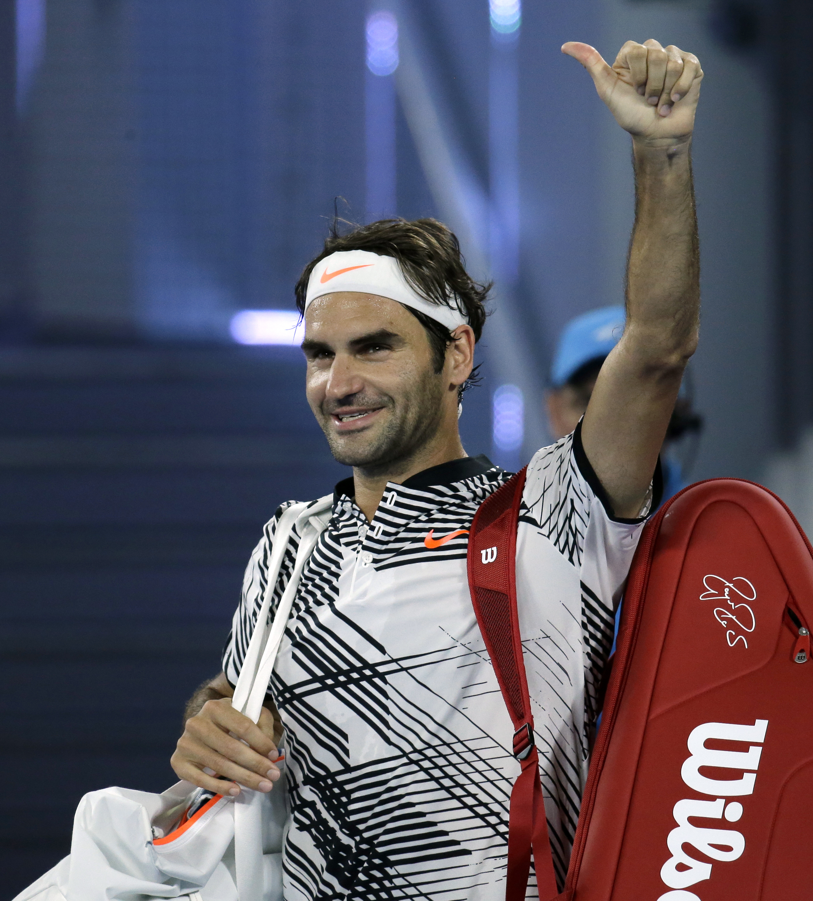 Федерер направи официалното си завръщане в професионалния тур след близо половин годишна пауза