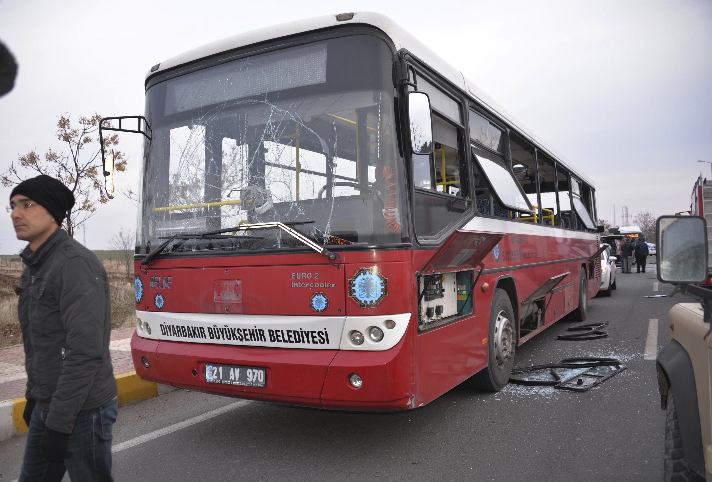 Взривът станал, когато автобусът минавал край университета Диджле