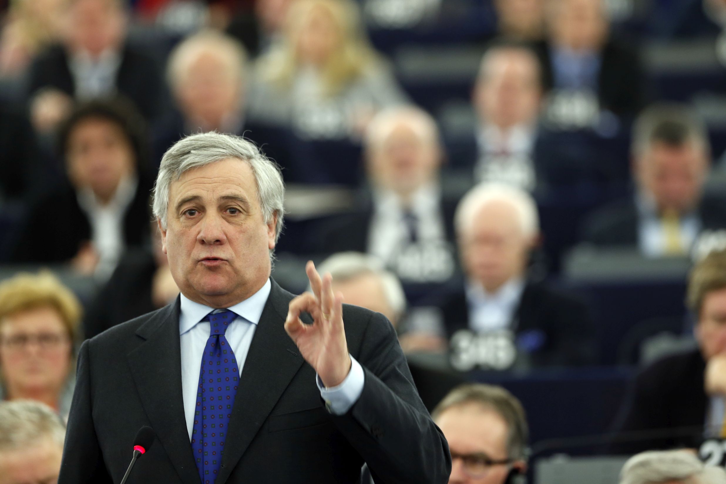 Председателят на Европейския парламент Антонио Таяни заяви че мнозинството ще