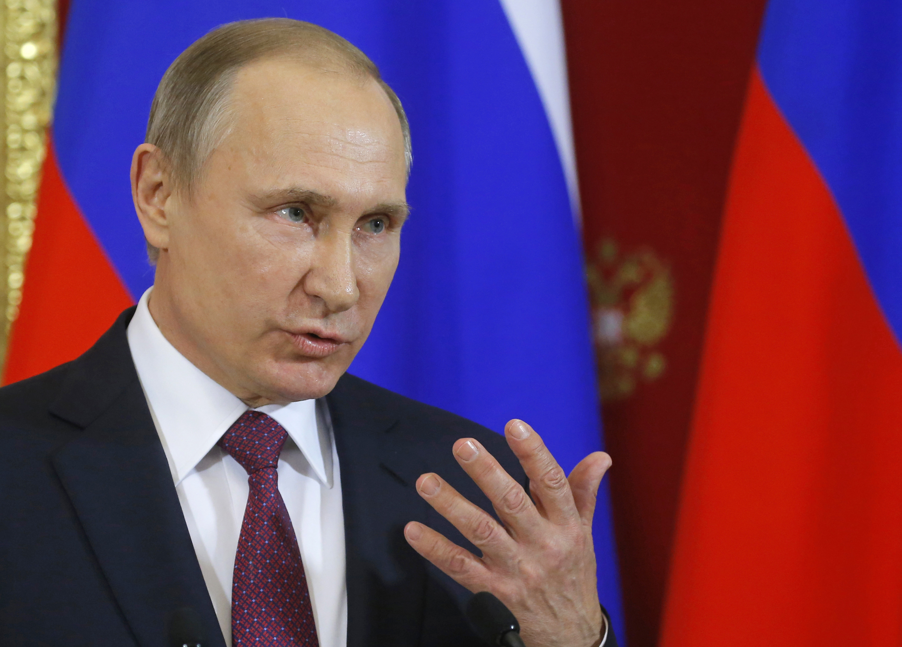 Владимир Путин отрече  руските тайни служби да са шпионирали Тръмп