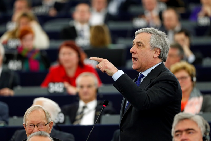 Кандидатът на десницата Антонио Таяни оглави Европарламента