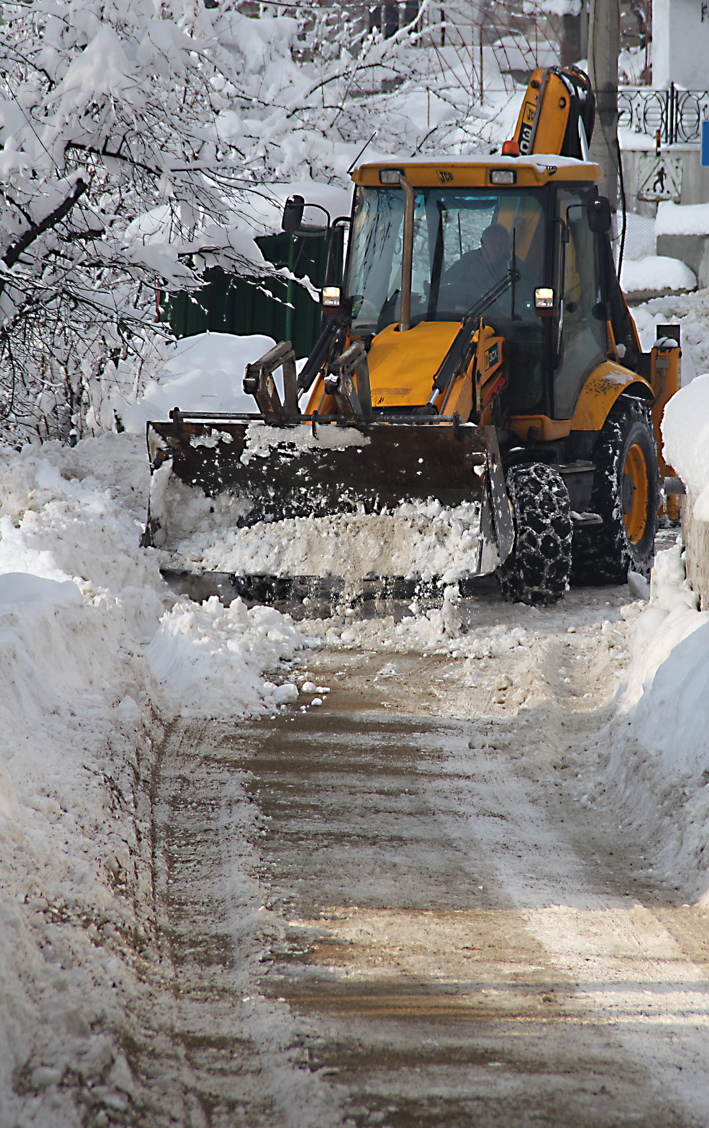 АПИ: Над 600 снегорина са по пътищата в страната