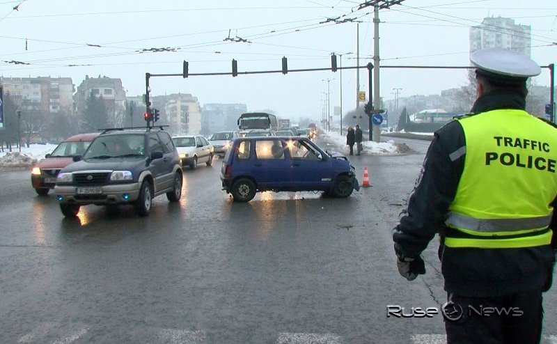 Катастрофата e станала на кръстовището между булевардите „Христо Ботев“ и „Васил Левски“