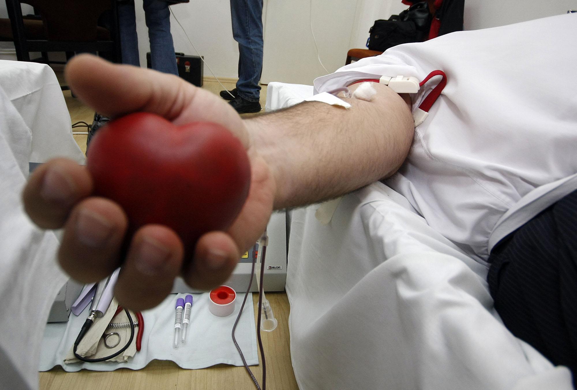 Кръводаряването се извършва в Отделението по трансфузионна хематология